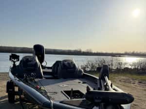 Barca Bass Tracker PRO 175 TXW TEAM 2022 + MOTOR Mercury 100hp (2023 ) — miniatura 9