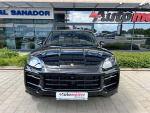 Porsche Cayenne 2024, 2.200 km, 103.000 EUR