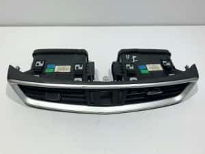 Grila ventilatie bord centrala Nissan Qashqai 2 J11 68750-4EA0A SUV — miniatura 2