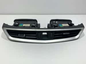 Grila ventilatie bord centrala Nissan Qashqai 2 J11 68750-4EA0A SUV — miniatura 4