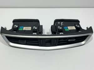 Grila ventilatie bord centrala Nissan Qashqai 2 J11 68750-4EA0A SUV — miniatura 9
