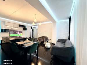 Apartament frumos amenajat de inchiriat cu centrala si parcare — miniatura 3