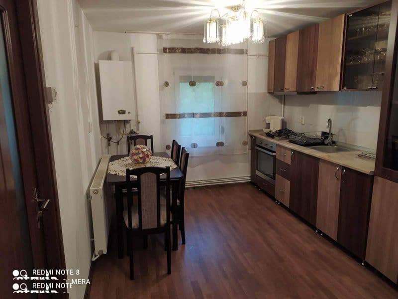 apartament de vânzare 3 camere strada Victor Deleu Zalău — fotografie 1 din 6