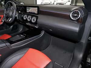 Mercedes-Benz CLA 180 Sport / Coupe — miniatura 7