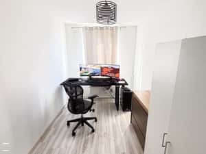 Apartament 3 camere str. Calea Bucuresti, langa scoala nr.10 — miniatura 3