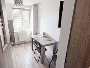 Apartament 3 camere str. Calea Bucuresti, langa scoala nr.10 — miniatura 6