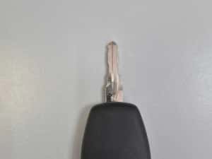 Carcasa originala cheie Logan fara butoane — miniatura 3