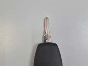 Carcasa originala cheie Logan fara butoane — miniatura 9