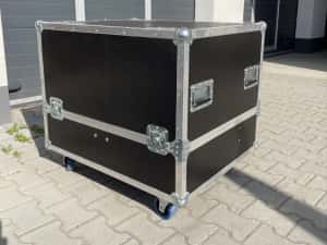 Case uri cutii boxe line array