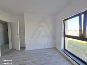 Apartament la cheie 3 camere balcon 7 mp boxa si parcare pe Dna Stanca — miniatura 1