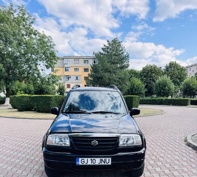 Suzuki Grand Vitara 2.5 V6  135.000km!!! — fotografie 1 din 10