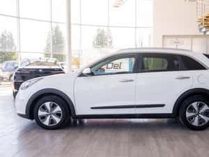 Kia Niro Hibrid 2019, 106.394 km, Alb — miniatura 3