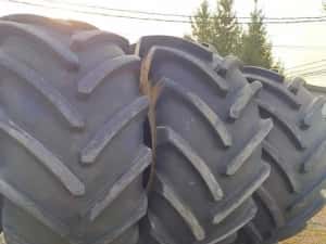 Anvelope 900/60R32 Second Hand pt Combina — miniatura 2