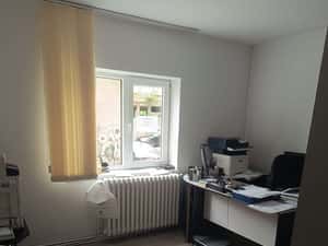Apartament 2 camere, parter, central, călduros — miniatura 5