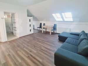 Apartament cu 3 camere, semidecomandat, recent renovat, zona strazii C