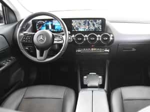 Mercedes-Benz GLA 180 - SUV 2021, 58.000 km — miniatura 3