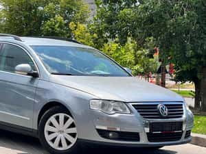 Volkswagen Passat HIGHLINE Manuală 140 HP Diesel