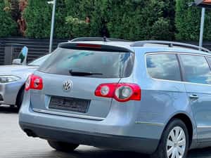 Volkswagen Passat HIGHLINE Manuală 140 HP Diesel — miniatura 3
