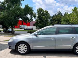 Volkswagen Passat HIGHLINE Manuală 140 HP Diesel — miniatura 5