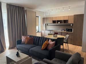 De Inchiriat Apartament 2 Camere Bloc Nou + Loc Parcare — miniatura 1