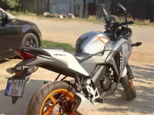 Honda CBR125R 2012 — miniatura 4