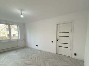 Garsoniera 35m2 complet renovata Bloc Monolit reabilitat termic — miniatura 5