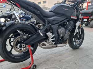 NOU Triumph Trident 660. 500km. 2022 — miniatura 3