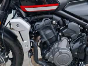 NOU Triumph Trident 660. 500km. 2022 — miniatura 4