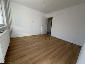 Titan, parcul Titanii, pe Zavideni, 10 minute metrou, renovat complet — miniatura 3