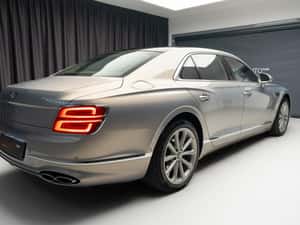 Bentley Flying Spur 2023 - 38.000 km - Hibrid — miniatura 6