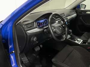 Skoda Superb 2022 - 18.990 EUR, 76.406 km, automată — miniatura 4