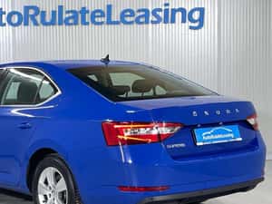 Skoda Superb 2022 - 18.990 EUR, 76.406 km, automată — miniatura 5