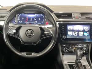 Skoda Superb 2022 - 18.990 EUR, 76.406 km, automată — miniatura 6