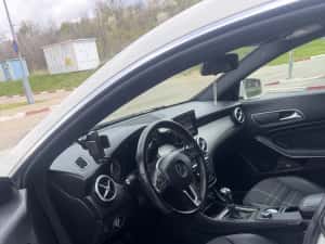 Mercedes-Benz CLA 180 | 2013 | Benzină | Manuală | Aspect impecabil — miniatura 5