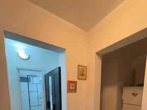 ÎNCHIRIEZ GARSONIERĂ CONFORT I ÎN ZONA PIEȚEI RÂMNICU SĂRAT — miniatura 2