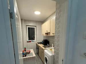 ÎNCHIRIEZ GARSONIERĂ CONFORT I ÎN ZONA PIEȚEI RÂMNICU SĂRAT — miniatura 3