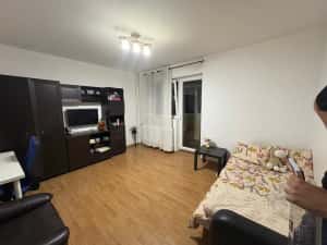 ÎNCHIRIEZ GARSONIERĂ CONFORT I ÎN ZONA PIEȚEI RÂMNICU SĂRAT — miniatura 7