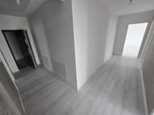 Apartament 3 camere. Decomandat. Bucatarie inchisa. GRADINA PROPRIE.Asfalt. Transport in comun. — miniatura 1