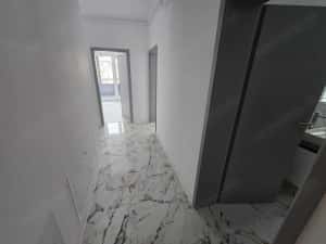 Apartament 3 camere. Decomandat. Bucatarie inchisa. GRADINA PROPRIE.Asfalt. Transport in comun. — miniatura 4