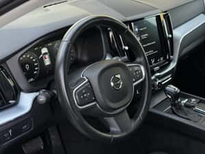 Volvo XC60 | 2.0 D AWD Geartronic Momentum — miniatura 6