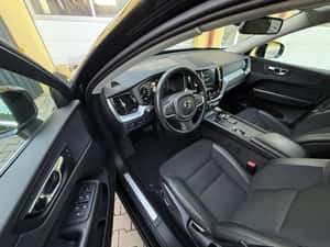 Volvo XC60 | 2.0 D AWD Geartronic Momentum — miniatura 7