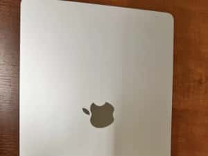 Laptop Apple MacBook Air 13", cu procesor Apple M4, 10 nuclee CPU si 10 nuclee GPU, 16GB RAM, 512GB, Silver, Tastatura Internationala, Manual RO — miniatura 8