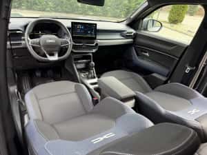 Dacia Duster 3 mild hibrid motor 1.2 benzina — miniatura 8