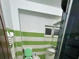 De vanzare apartament cu 3 camere, situat ultracentral, mobilat,balcon — miniatura 5