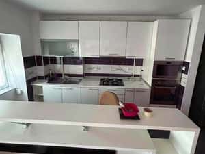 De vanzare apartament cu 3 camere, situat ultracentral, mobilat,balcon — miniatura 6