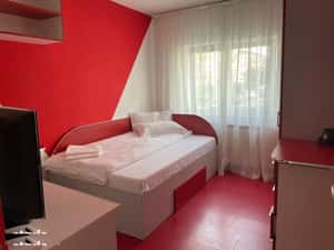 Apartament cu 3 camere de închiriat în Curtea de Argeș.