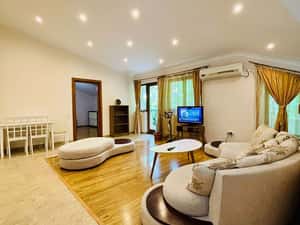 Apartament 4 camere de închiriat – zona Trocadero, str. Poporului
