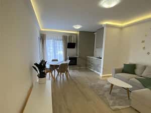 Apartament 2 camere,50mp,Zona Floresti