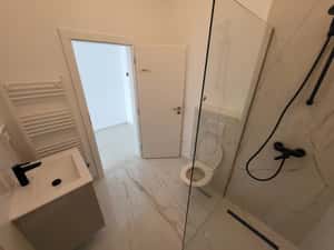 COMISION%. BLOC NOU in ORAS. Gradina proprie. Spatios — miniatura 8