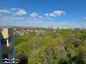 Apartament 4 camere, 2 băi, 2 balcoane, bloc reabilitat